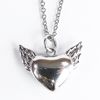 Caster Jewelry - Edle Kette in Silber-Optik mit geflügeltem Herzanhänger