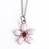 Caster Jewelry - Edle Kette mit Blumenanhänger in rosa-roter Keramik